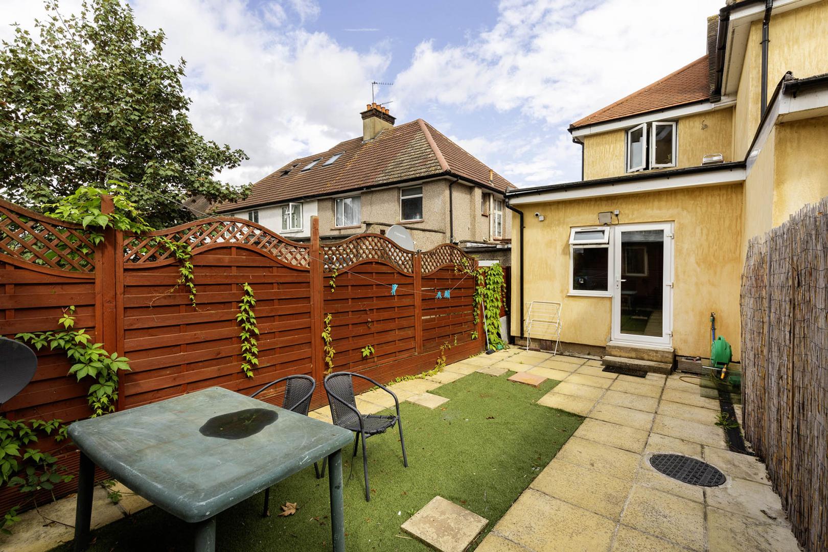 Modern Apartment Hendon Way, Cricklewood